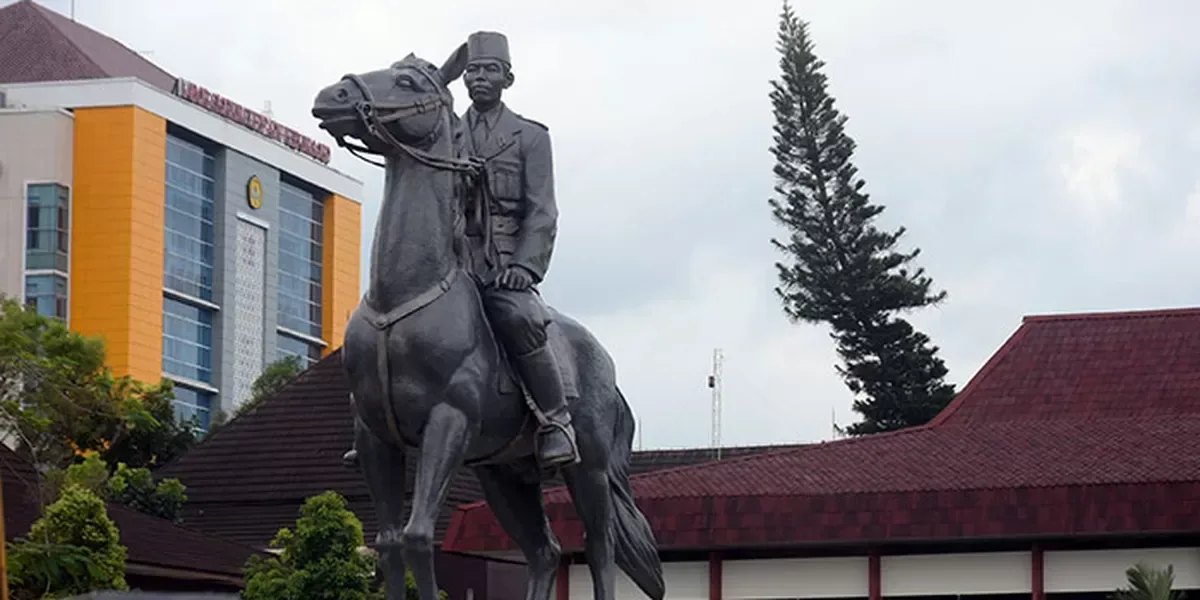 Patung Jenderal Soedirman