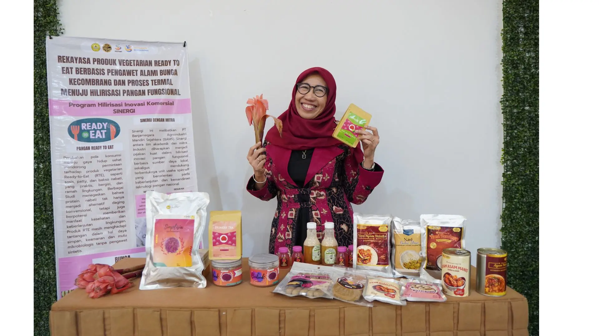 Kembangkan Pengawet Alami dari Bunga Kecombrang, Perpanjang Umur Simpan Pangan Hingga Dua Kali Lipat
