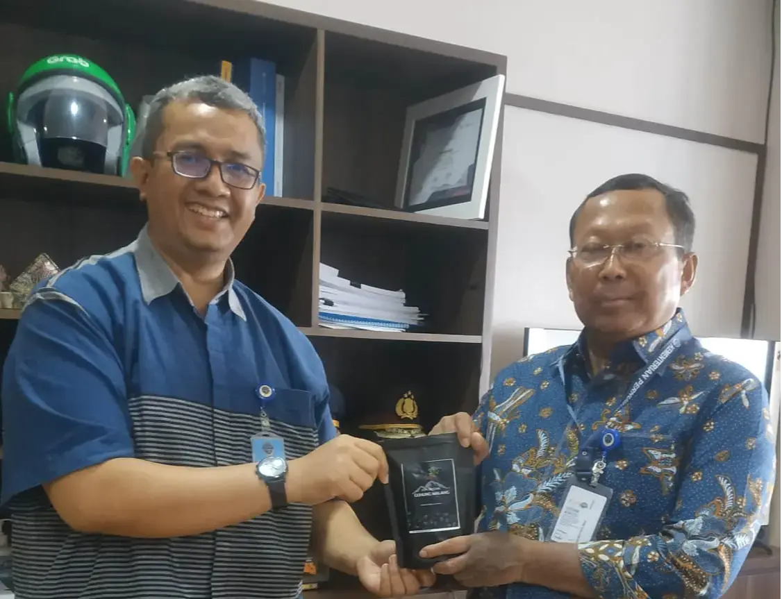 Saat Kampung Gelap, Greenhouse Tetap Terang