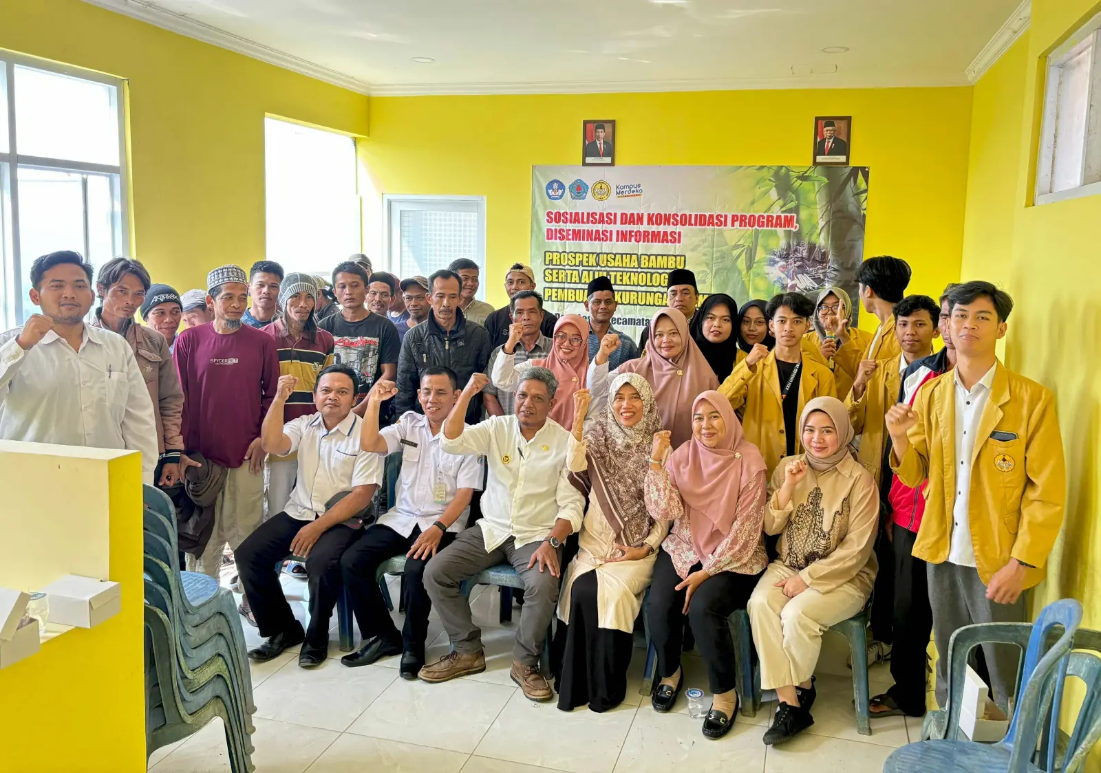 Tim LPPM UNSOED Mengasah Keterampilan Pengrajin Bambu Desa Legok Untuk Menjadi Sentra Kerajinan Bambu