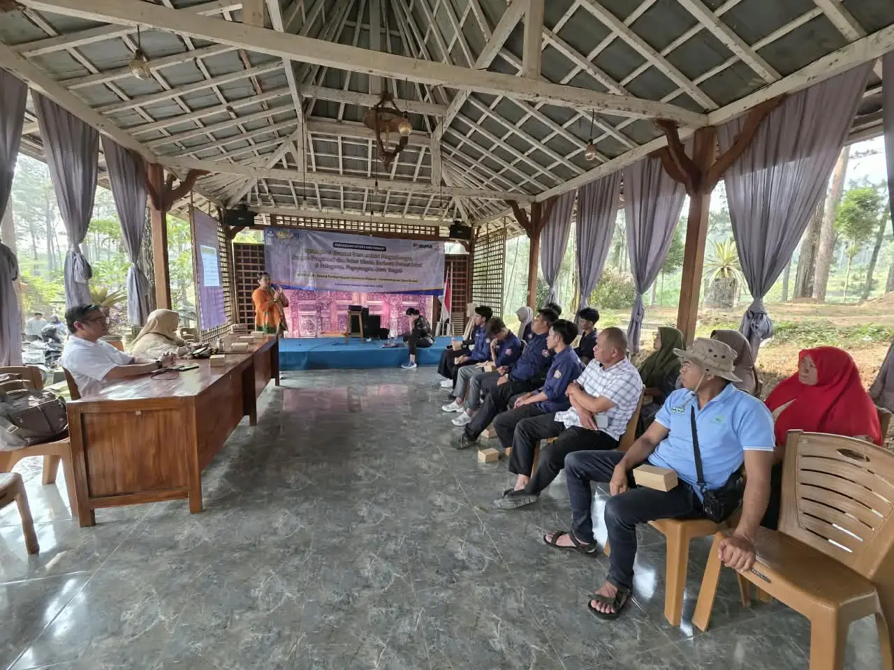 Akademisi Unsoed Bekali Pokdarwis Desa Winduaji Keterampilan Hospitality dan Guiding