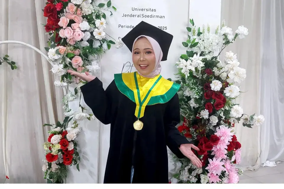 Raih IPK 3,90, Lulus Siska Riswiyana Jadi Wisudawan Terbaik Unsoed Berkat Beasiswa KIP