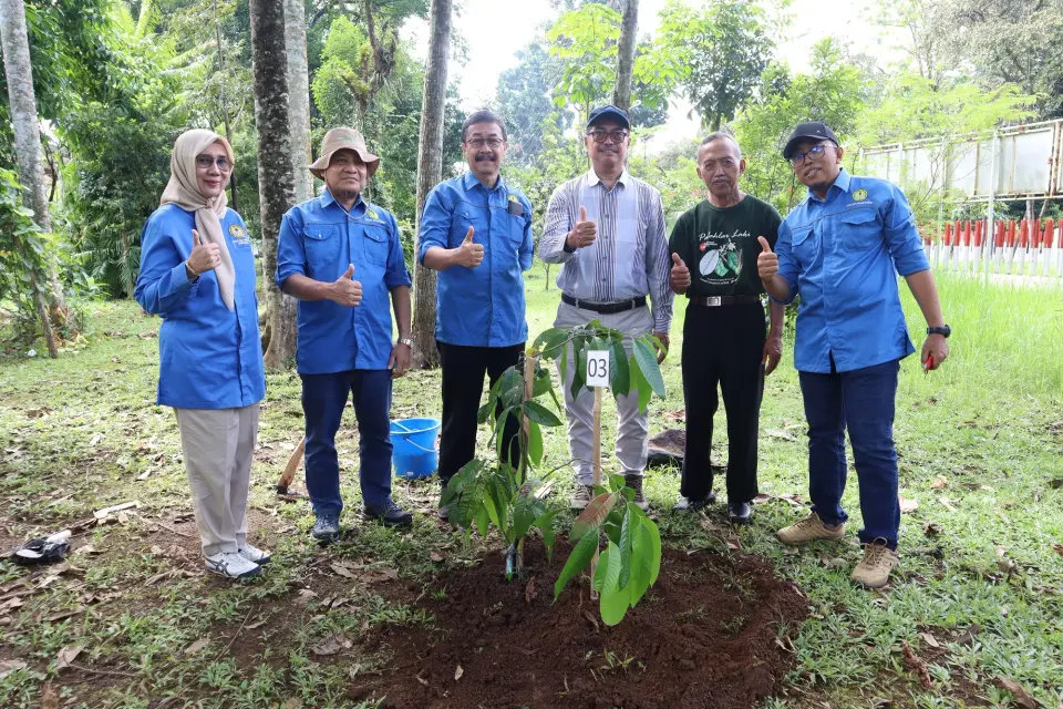 Peringati Hari Penanaman Pohon Nasional dan Hari Konservasi Kehidupan Liar Sedunia Fakultas Biologi UNSOED Tanam Pohon Langka
