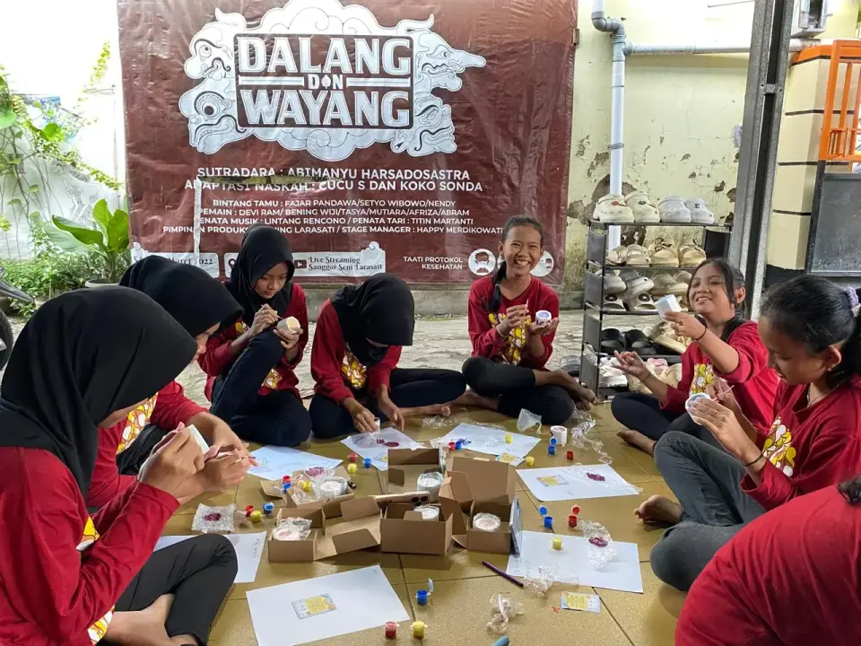 UNSOED Gandeng Sanggar Seni Larasati Lestarikan Aksara Jawa di Sanggar Seni Larasati Purbalingga