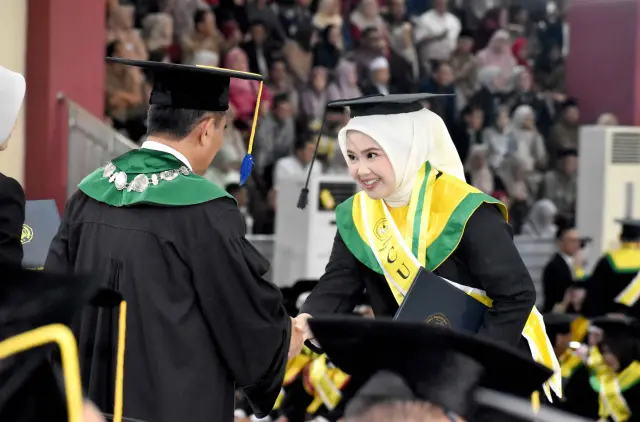 2.447 Lulusan Unsoed Diwisuda, 57,6 Persen Raih Predikat Cumlaude