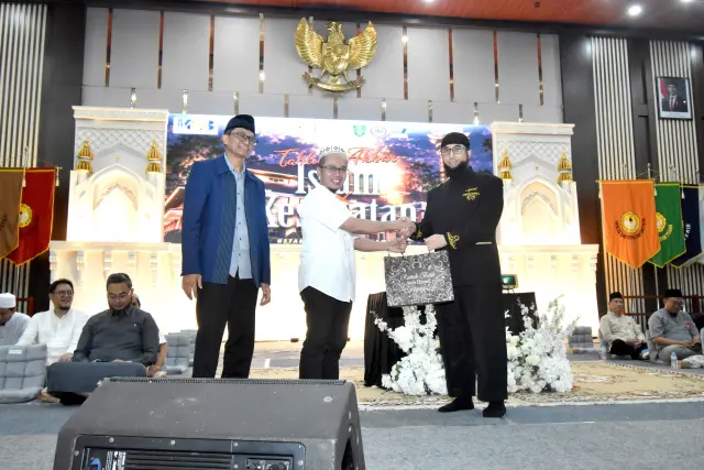 Tablig Akbar Dies Natalis FK Unsoed Hadirkan Ustadz Khalid Basalamah Bahas Islam dan Kesehatan