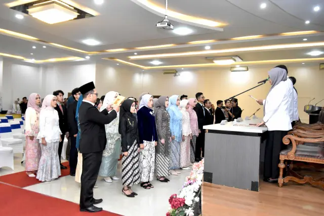 FK Unsoed Ambil Sumpah 35 Dokter Baru, Plt Rektor Tekankan Integritas dan Kemanusiaan