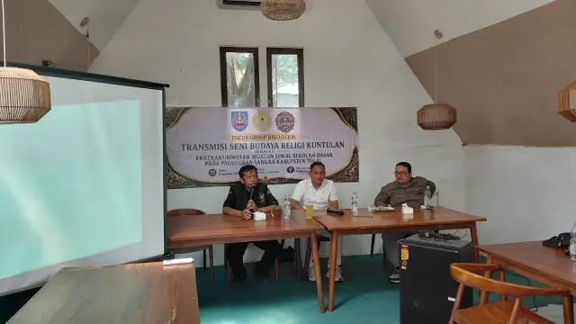 Unsoed Inisiasi Seni Budaya Kuntulan Tegal Jadi Ekstrakurikuler Sekolah Dasar
