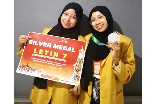 Unsoed Biology Students Win Silver Medal for Herbal Lupus Therapy Innovation
