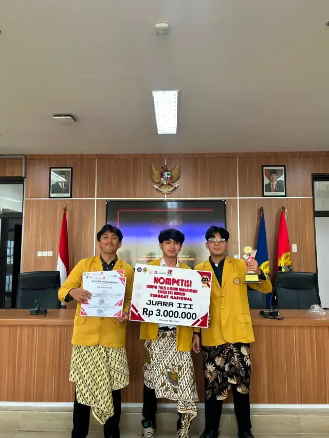 Unsoed Law Faculty Student Takes Third Place in the National Legal Academic Writing Competition