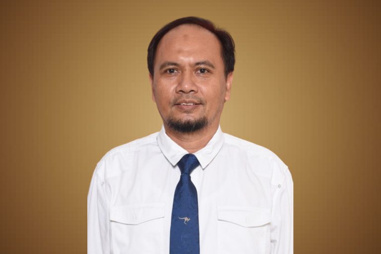 Prof. Dr. Slamet Rosyadi, M. Si, CIQaR, CRA.