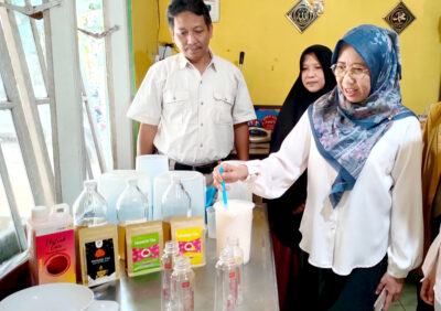 Tim PKM UNSOED Tingkatkan Daya Saing Yogurt Sehati Melalui Riset Dan Digitalisasi