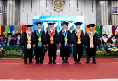 Profesor Baru Bersama Ketua Senat dan Rektor