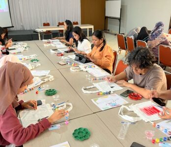 Workshop Totebag Painting: Inisiatif Kreatif dalam Mendukung Gerakan Go Green