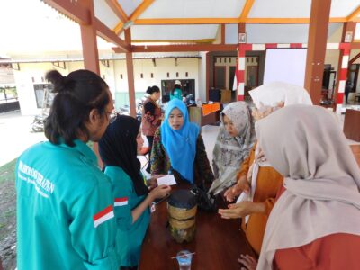 Edukasi dan Pelatihan Ecoenzim HIMABIOTER UNSOED: Kolaborasi Ilmiah dan Pemberdayaan Masyarakat di Desa Dawuhan Kulon