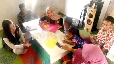 KKN-PMM UNSOED 2025 Dampingi UMKM Kalikuning: Dorong Pemasaran Digital dan Repackaging Produk Lokal