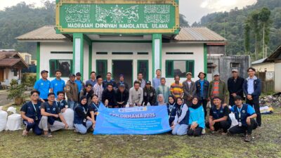 Mahasiswa UNSOED Latih Petani Desa Serang Olah Limbah Jadi Pupuk Organik