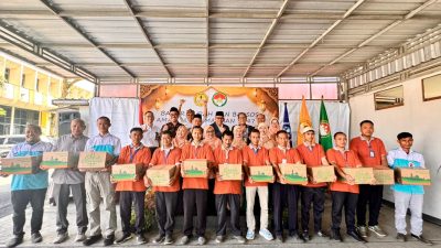 “Berbagi untuk Sesama”, Dharma Wanita Unsoed Gelar Bazar Murah dan Baksos Ramadan