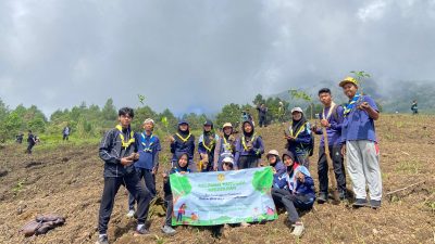 Unsoed Berperan Aktif pada Aksi Penanaman 5000 Pohon di Lereng Gunung Slamet