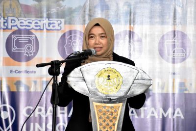 Ketua panitia Dr. Siti Zulaikha Wulandari,
